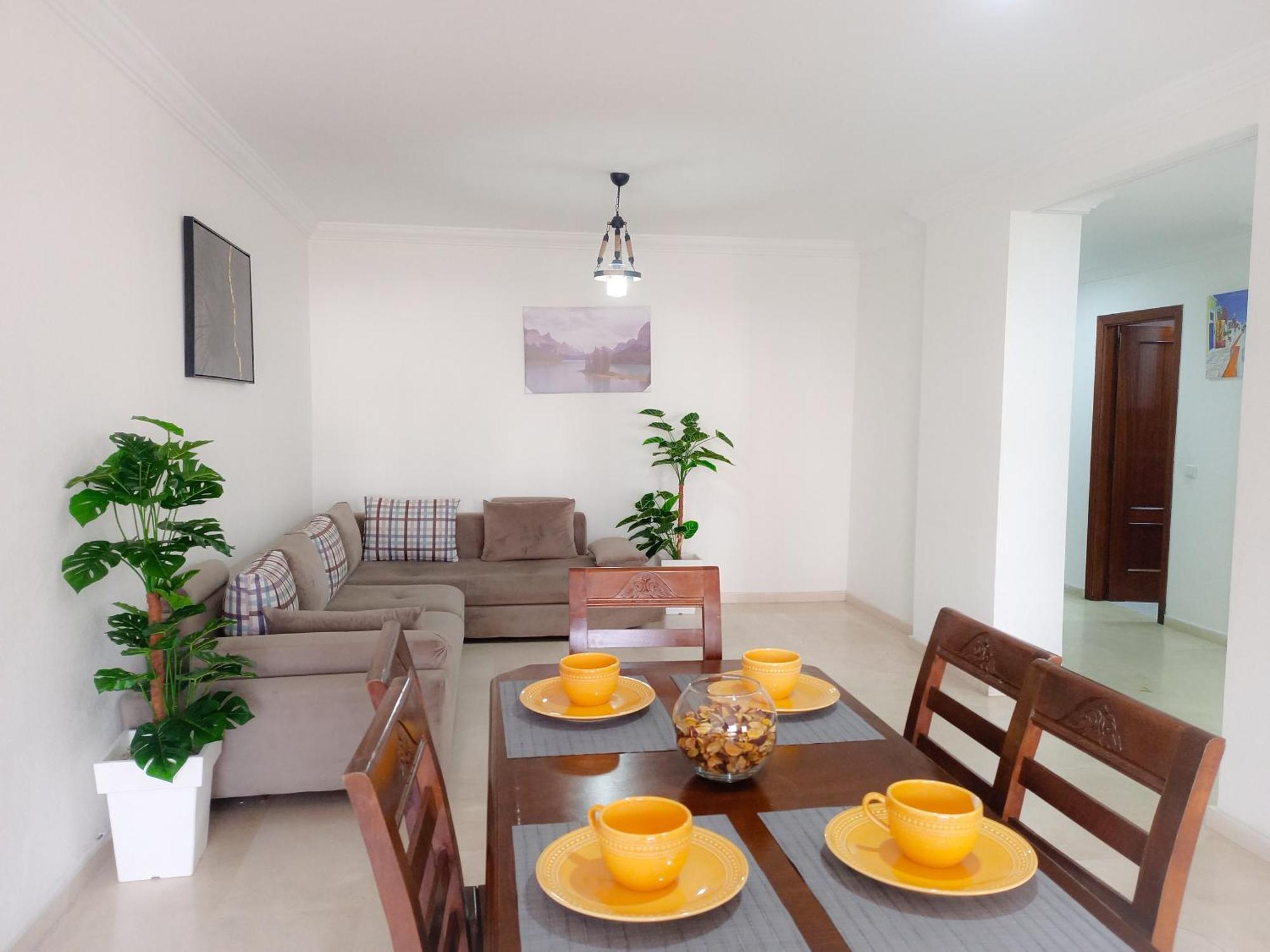 Amazing Appartement " Avec Climatisation " Au Centre Ville En Face Hilton & Gare Train De Tgv De Tanger 2N Exterior foto