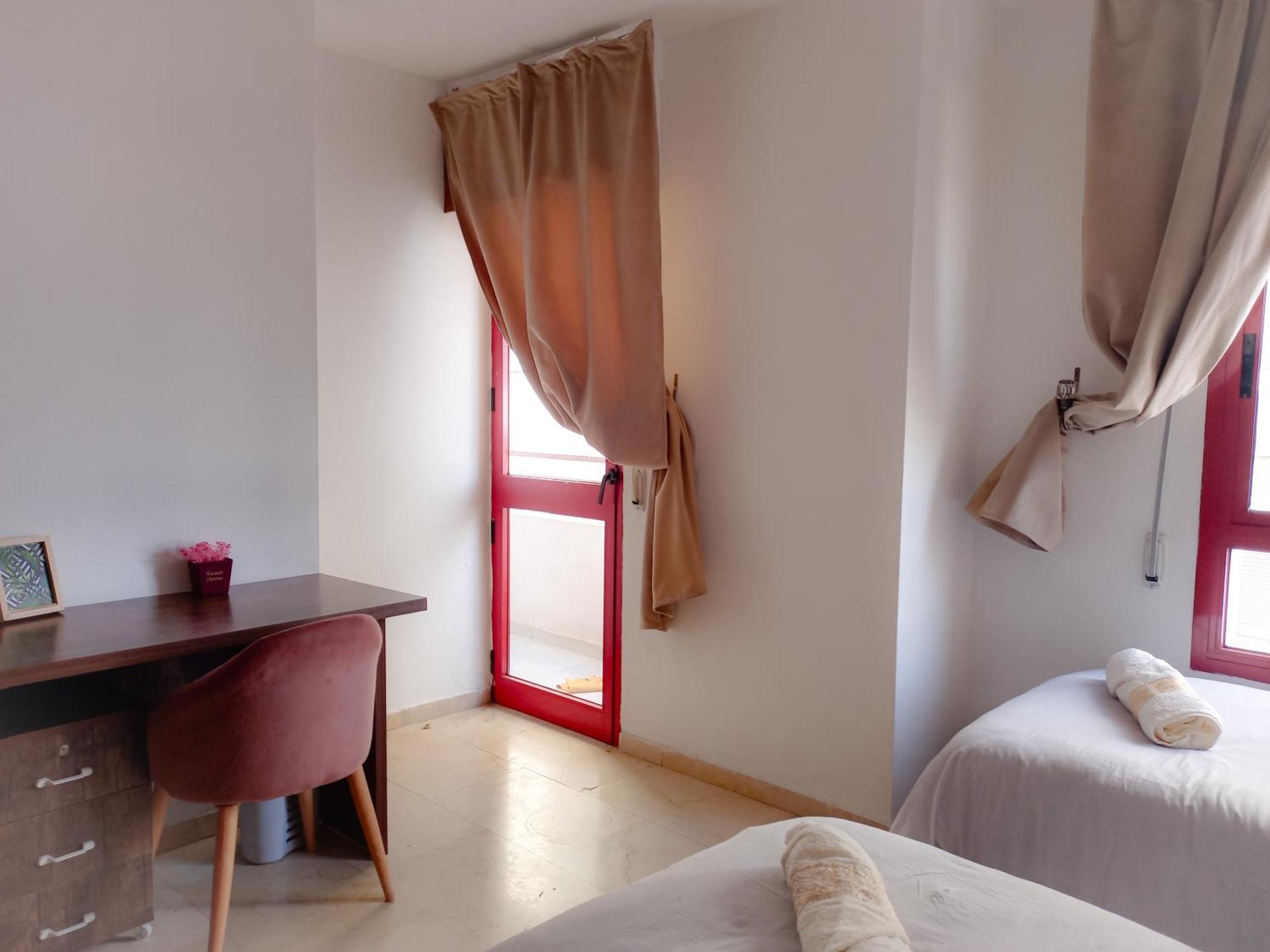 Amazing Appartement " Avec Climatisation " Au Centre Ville En Face Hilton & Gare Train De Tgv De Tanger 2N Exterior foto