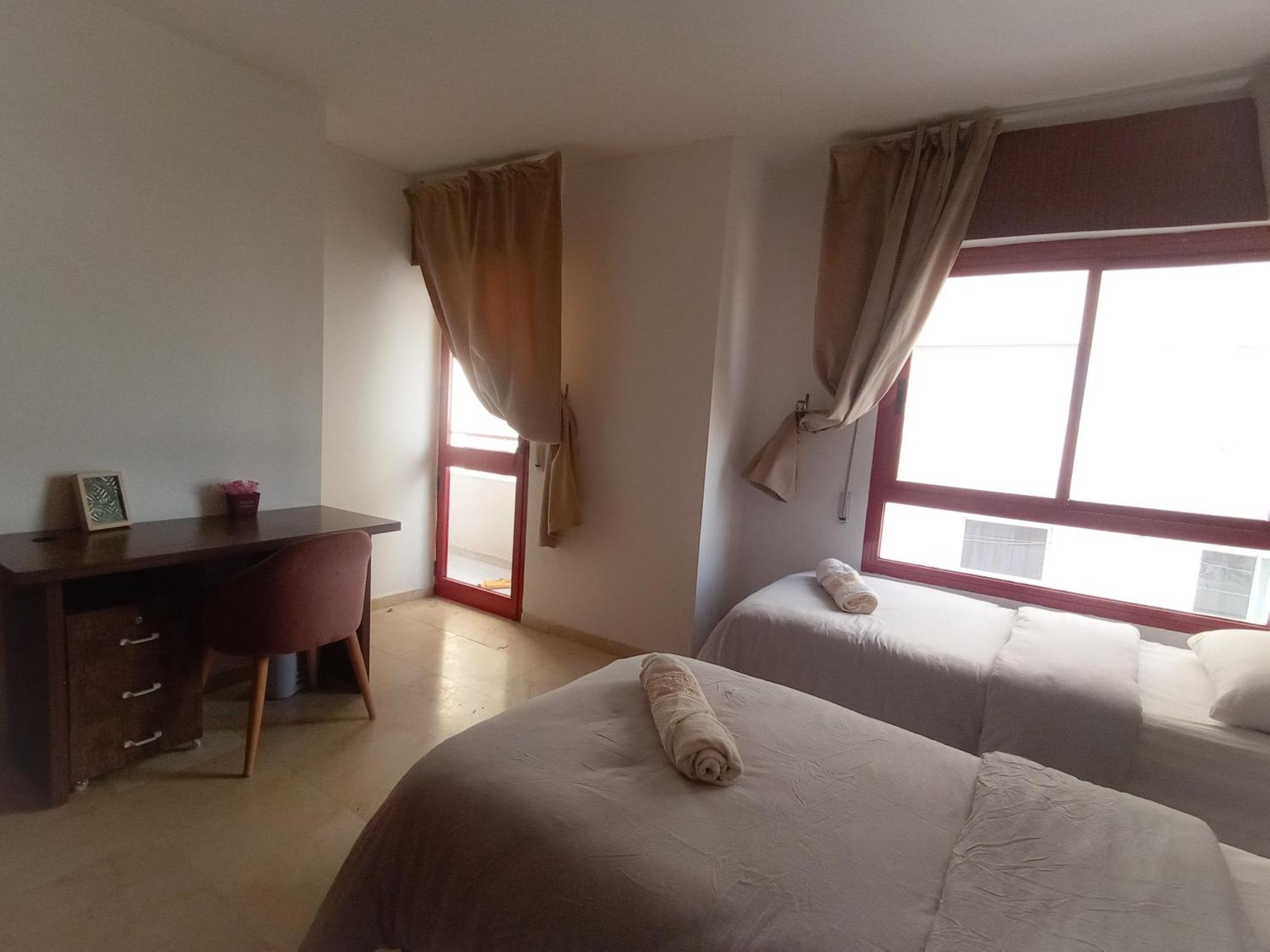 Amazing Appartement " Avec Climatisation " Au Centre Ville En Face Hilton & Gare Train De Tgv De Tanger 2N Exterior foto